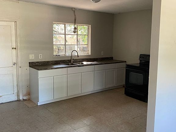 2nd image of 4 206 A & B St