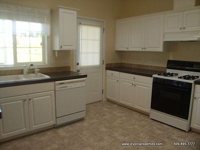 Kitchen, showing deck access