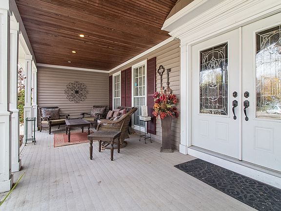 4th image of 1301 Dartford Ct