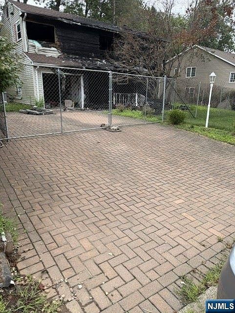 1st image of 404 Crest Drive