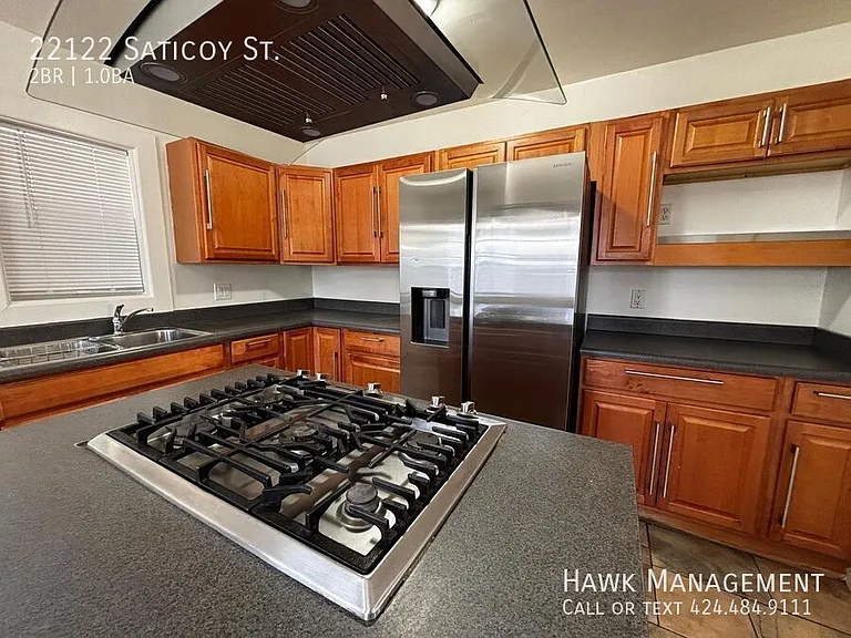 22122 Saticoy St — Photo 7