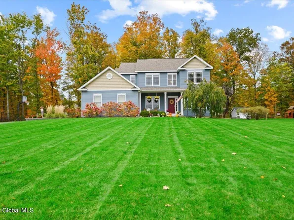 22 Saddlebrook Boulevard, Ballston Lake, NY 12019