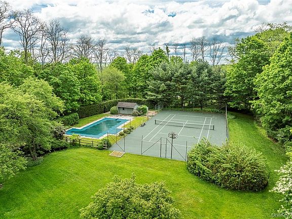 2nd image of 1282 Hollow Rd