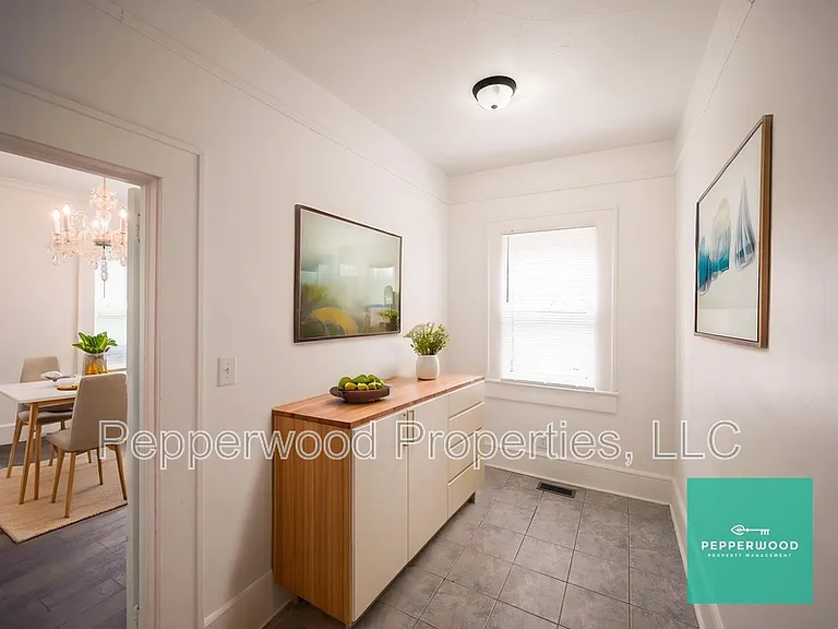 479 Peronneau St — Photo 4