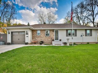 1219 8th St SW, Faribault, MN 55021