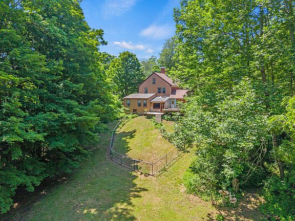 5th image of 372 Intervale Road