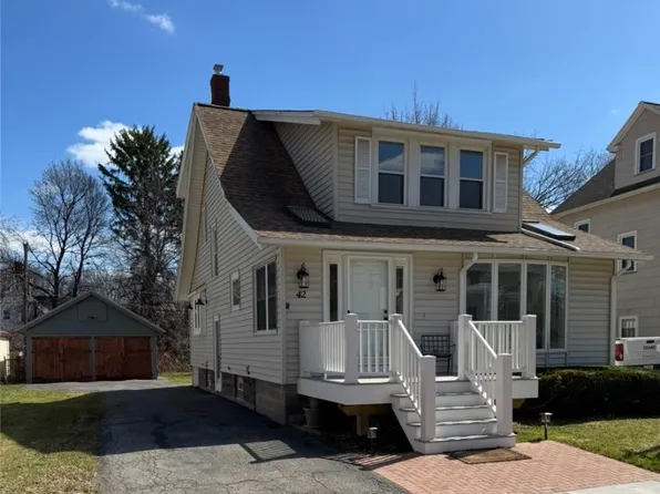 42 Brocton St, Rochester, NY 14612