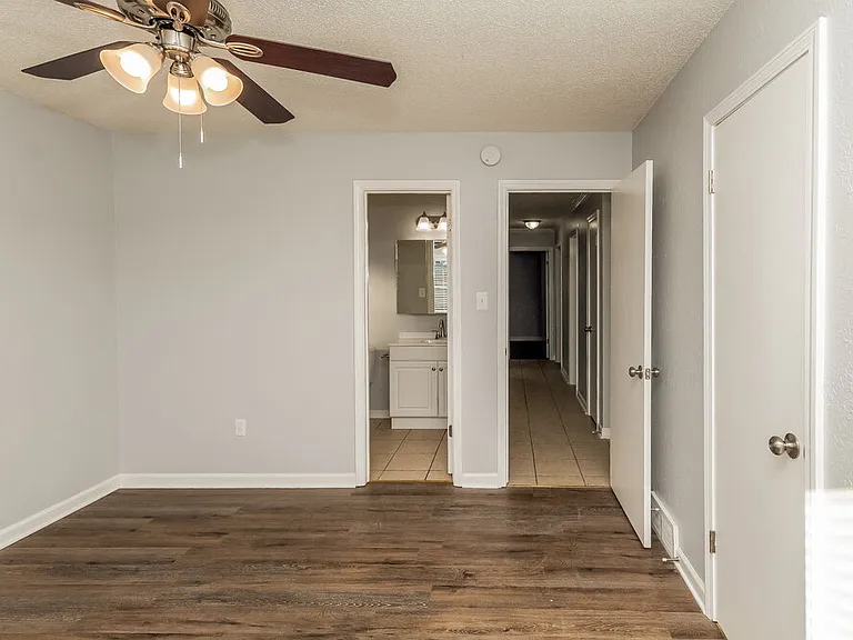5691 Briarwood Dr — Photo 8