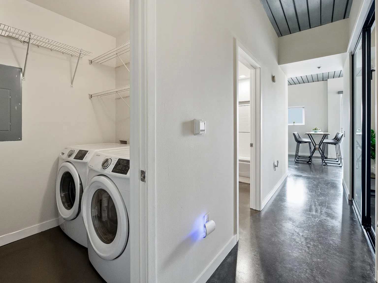 2 bed, 1131 sqft, $3,000 — Photo 3