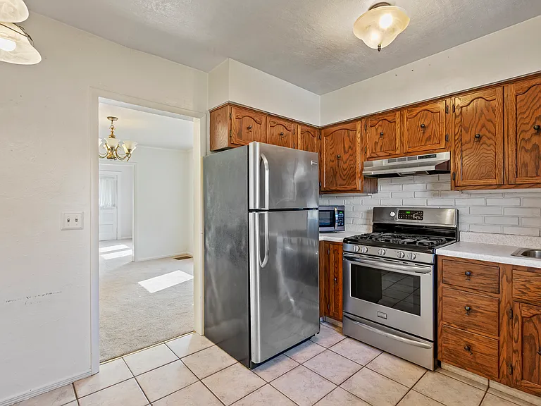 4121 Woodland Ave — Photo 11