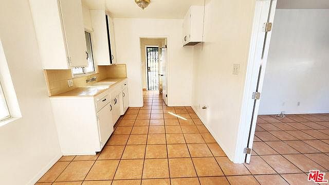 1st image of 645 S Bonnie Beach Pl #1/4