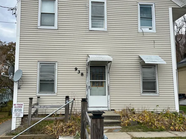 938 Riverside Dr #1F, North Grosvenordale, CT 06255
