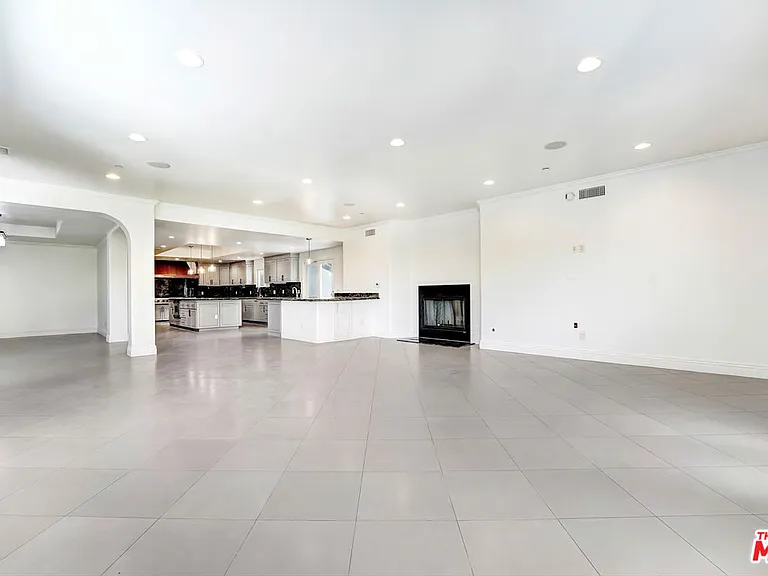 4156 Sunswept Dr — Photo 5