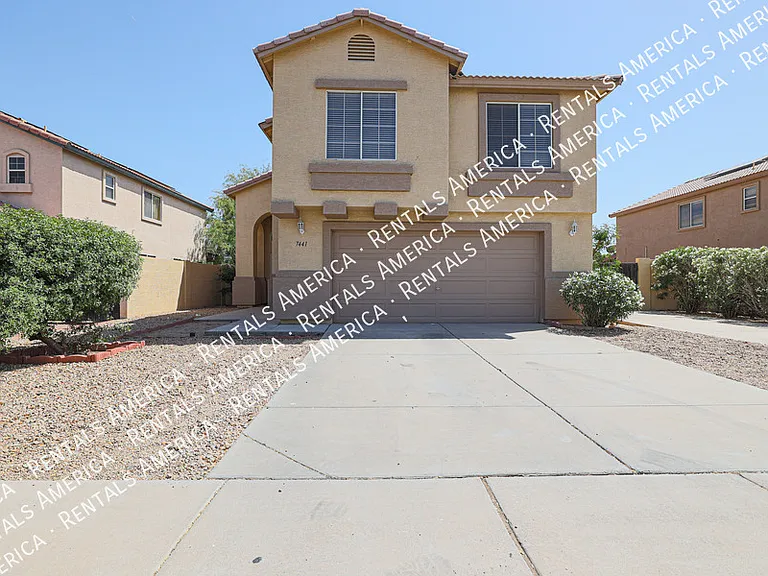 7441 W Fleetwood Ln — Photo 2