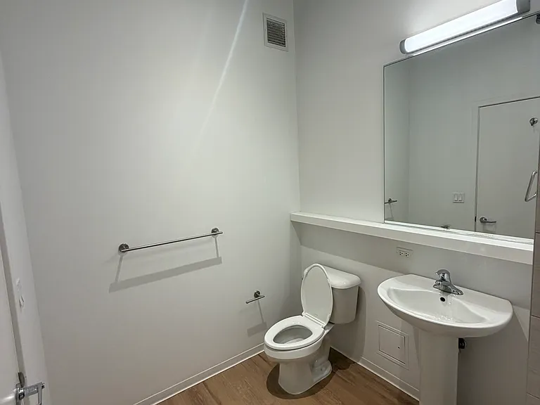 1112 N Marshfield Ave #801 — Photo 35