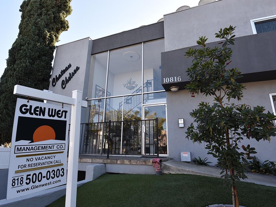 1st image of 10816 Camarillo St #3