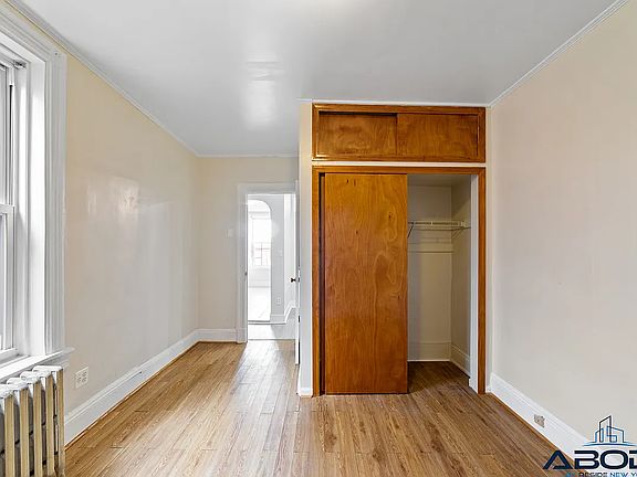 3rd image of 115 Moffat St #1R