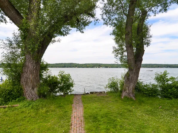 W3980 S Shore Dr, Lake Geneva, WI 53147