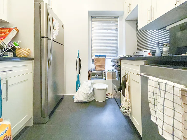 200 E 26th St #1D — Photo 1
