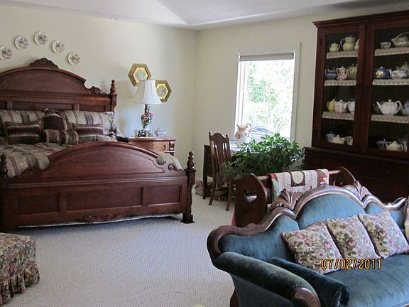 master bedroom
						:
						fireplace opposite the couch - note tray ceiling