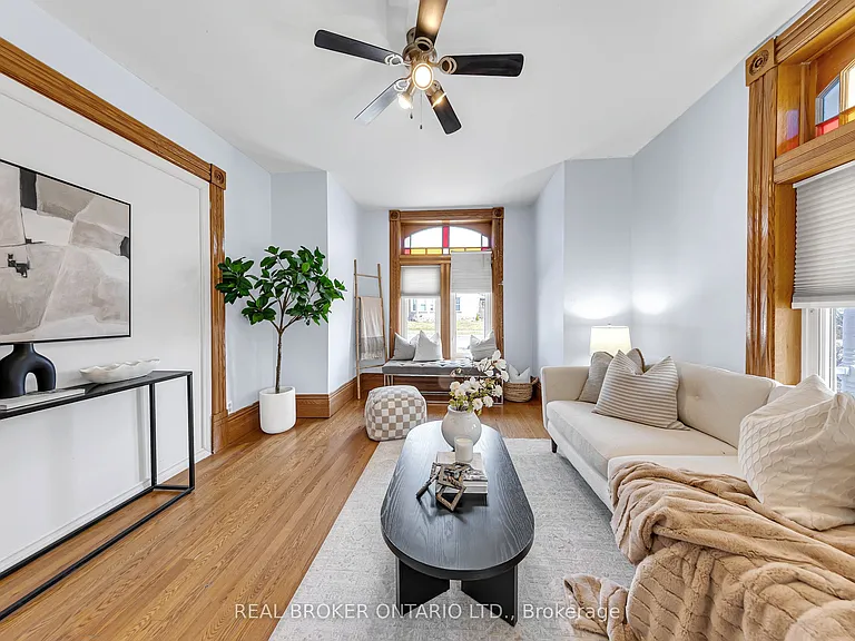 52 1/2 Victoria Ave N #MAIN — Photo 10
