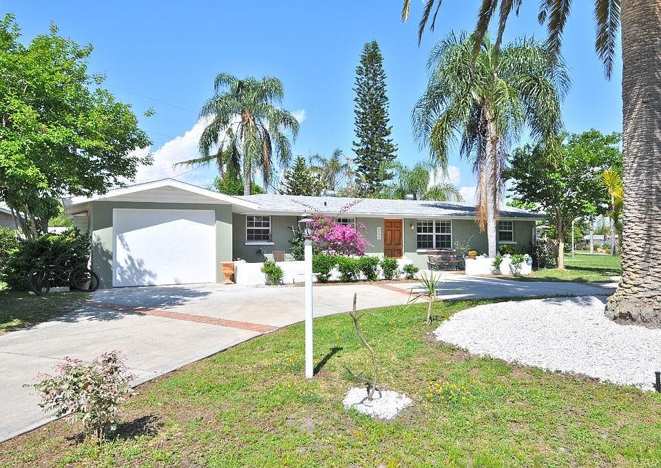 2nd image of 6811 Half Moon Dr