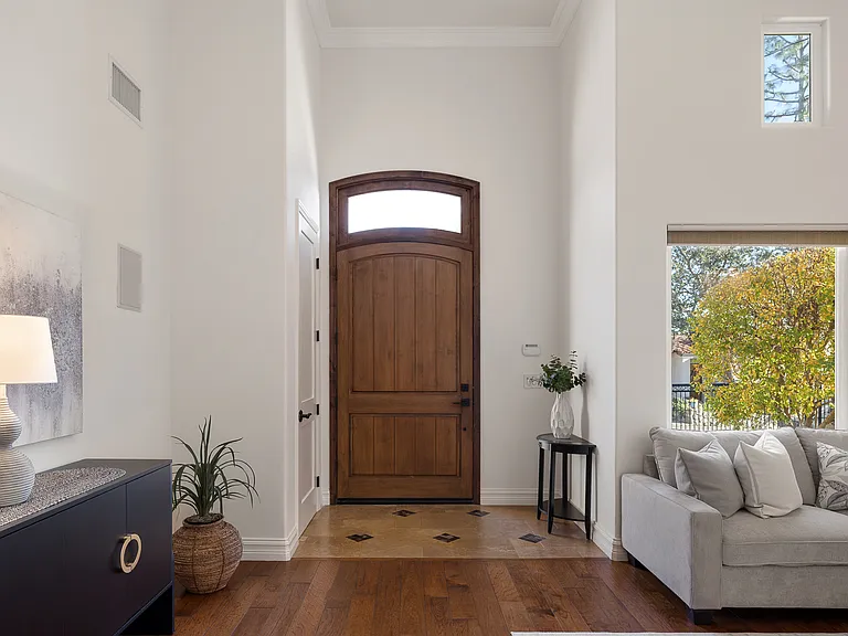 4337 Vista Pl — Photo 2