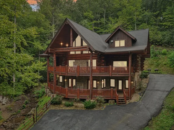 641 Pinnacle Vista Rd, Gatlinburg, TN 37738