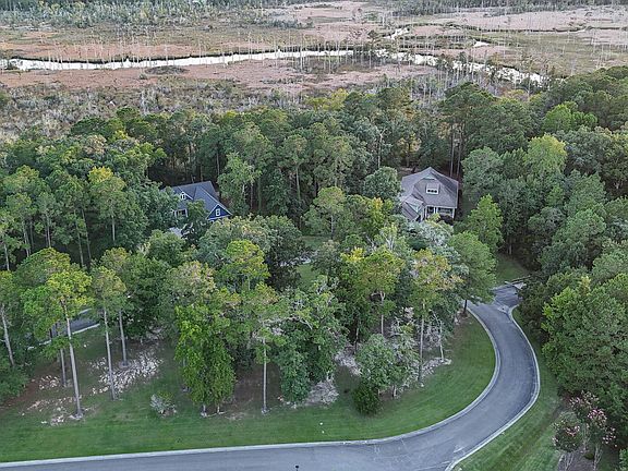 3rd image of 213 Lockhaven Drive SE