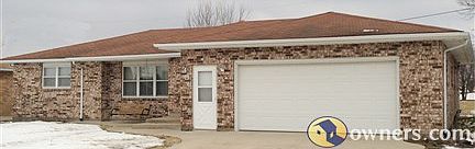 306 Brown's Ct. SW Farley IA 3BR 1.5BA maint.-free home.