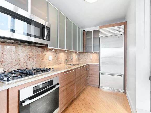 3rd image of 235 E 55th St APT 40B