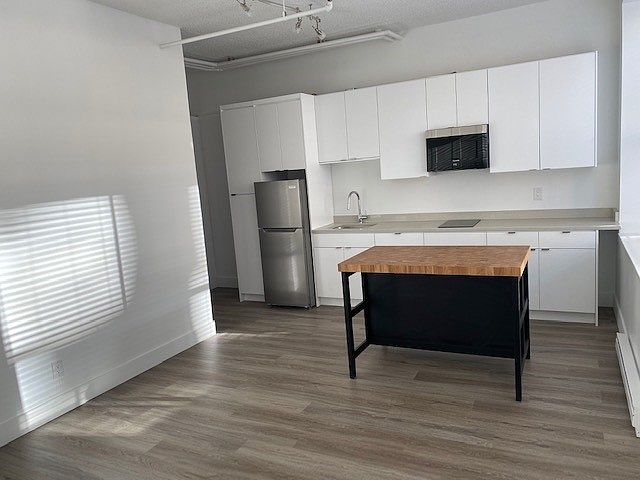 2nd image of 116 Hastings St W #405