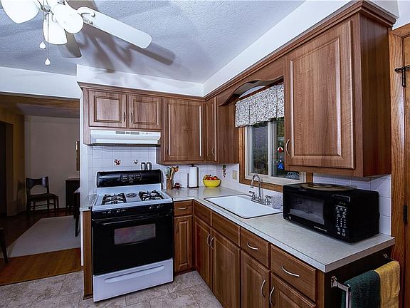 5th image of 5714 Williamsburg Dr