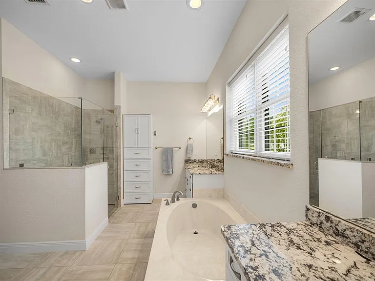 11726 SW Westcliffe Ln — Photo 9