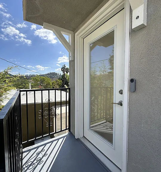 1405 Talmadge St #3 — Photo 18