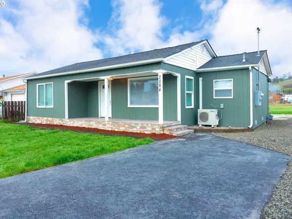2284 Castle Ave, Roseburg, OR 97471