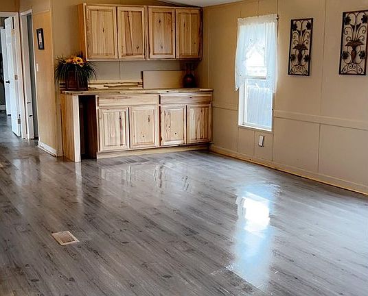 5th image of 1037 Carbonera Ave