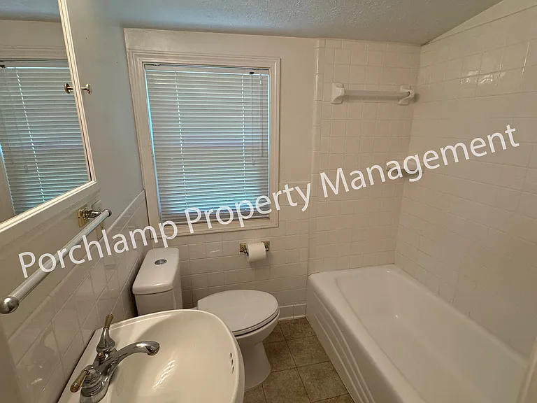 2615 Coit Ave NE — Photo 11