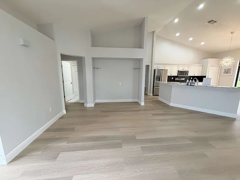 6240A Fairskies Dr — Photo 4