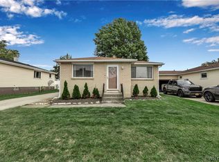 58 Betty Lou Ln, Cheektowaga, NY
