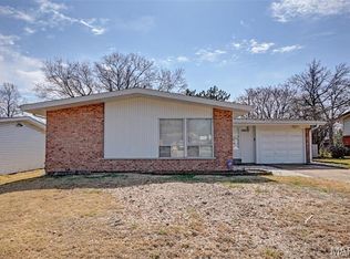 1475 Hollywood Ln, Florissant, MO 63033