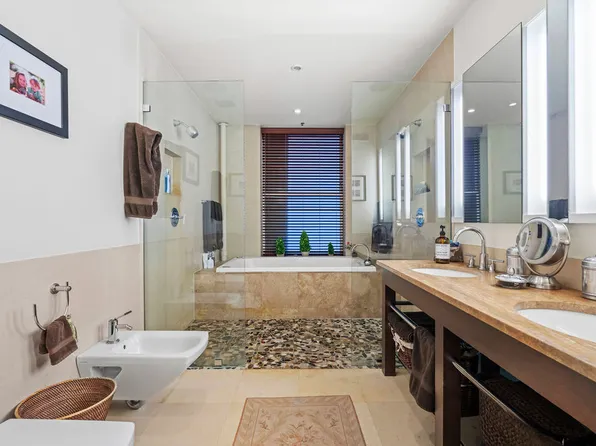 335 West 38th Street image 19 of 21