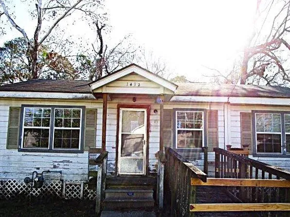 1412 College St, Pineville, LA 71360