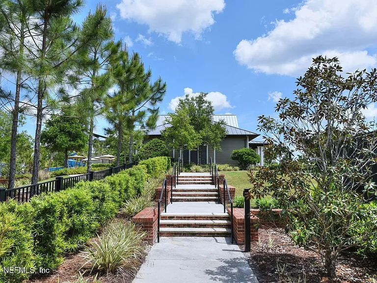 128 Zephyr Dr — Photo 33