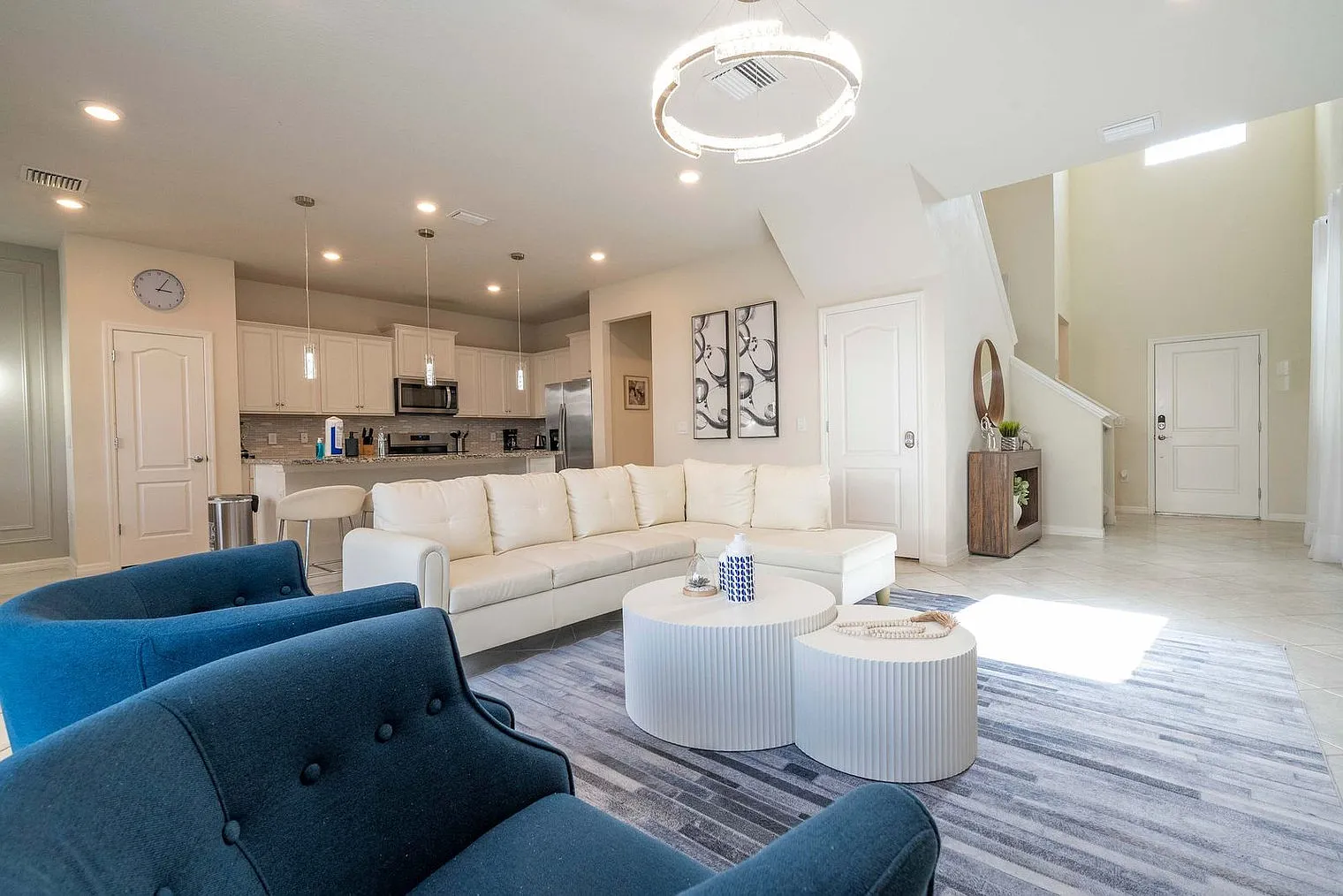 5 bed, 4.0 bath, 2529 sqft, $5,528 — Photo 4