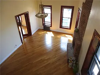 Rented by R New York