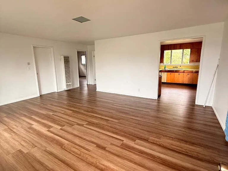 4707 Union St — Photo 2