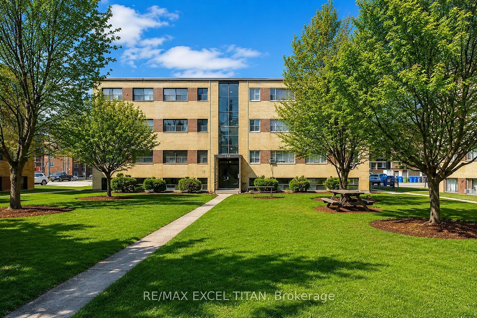 2 bed, $1,895 — Photo 1
