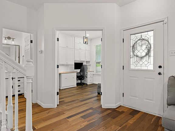 5th image of 905 Peyton Pl