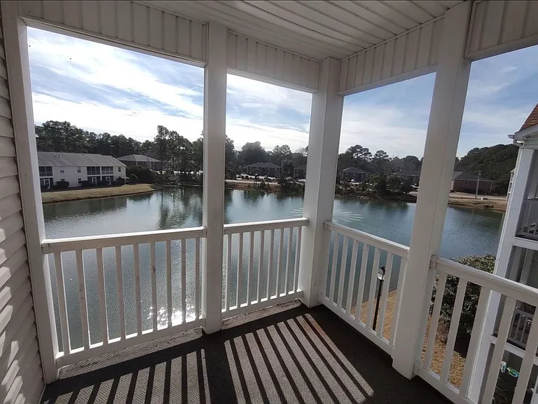 114 Fountain Pointe Ln #304 — Photo 2
